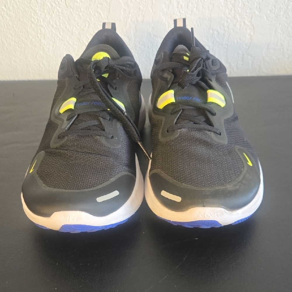 Nike Black and Blue Athletic Shoes - Picture 3 of 11